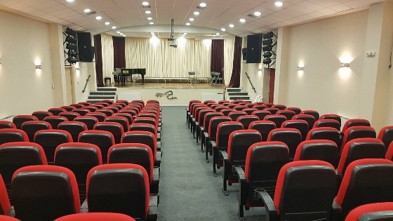 Πρόκειται για μια θεατρική παράσταση περιβαλλοντικού περιεχομένου.